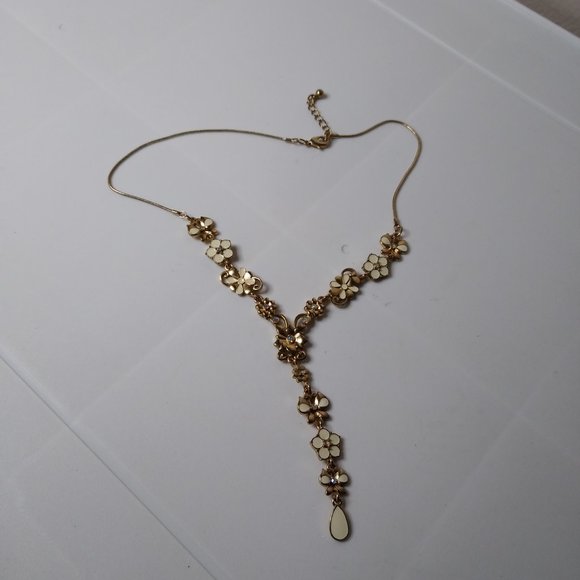 Y Shaped White Flower Metal Necklace 16 Inches - Picture 3 of 15